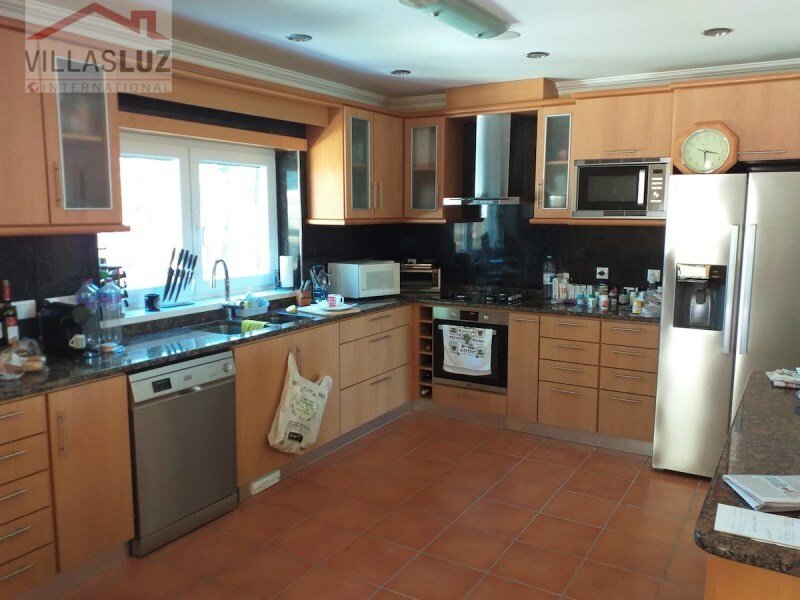 Villa With 4 Suites Located 1 Km In Salir Do Porto, Leiria District