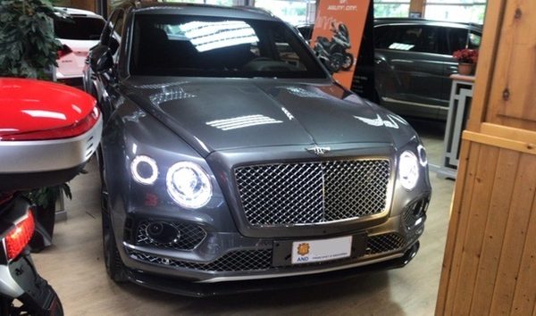 2016 Bentley Bentayga (11110322)