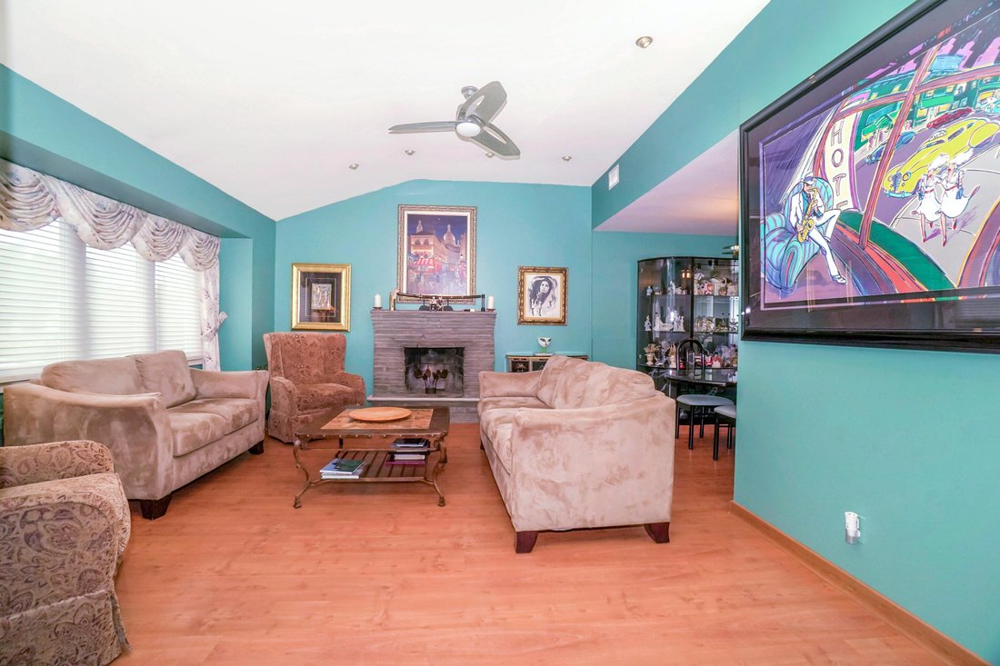 House in Plainview, New York, United States 5 - 11110844