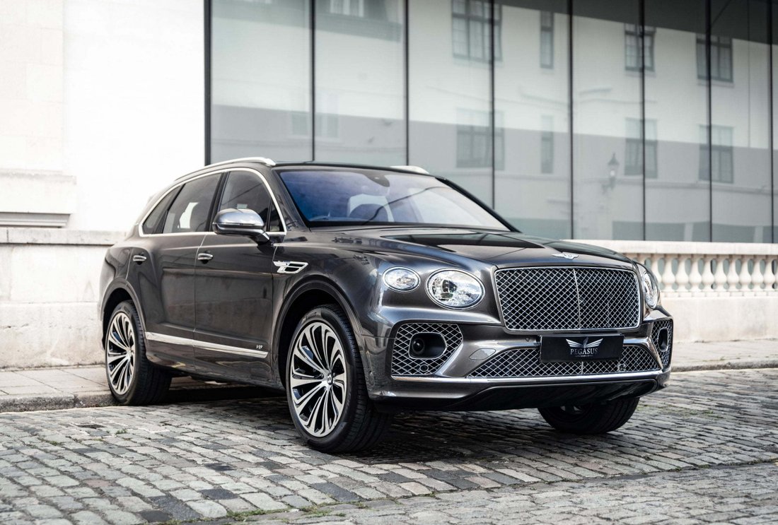 Suv in London, England, United Kingdom 4 - 11117041