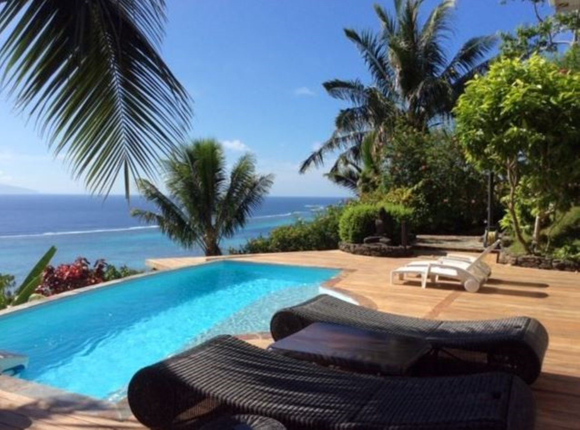 Magnificent Villa With Sea View in TEAVARO MOOREA ISLAND, French