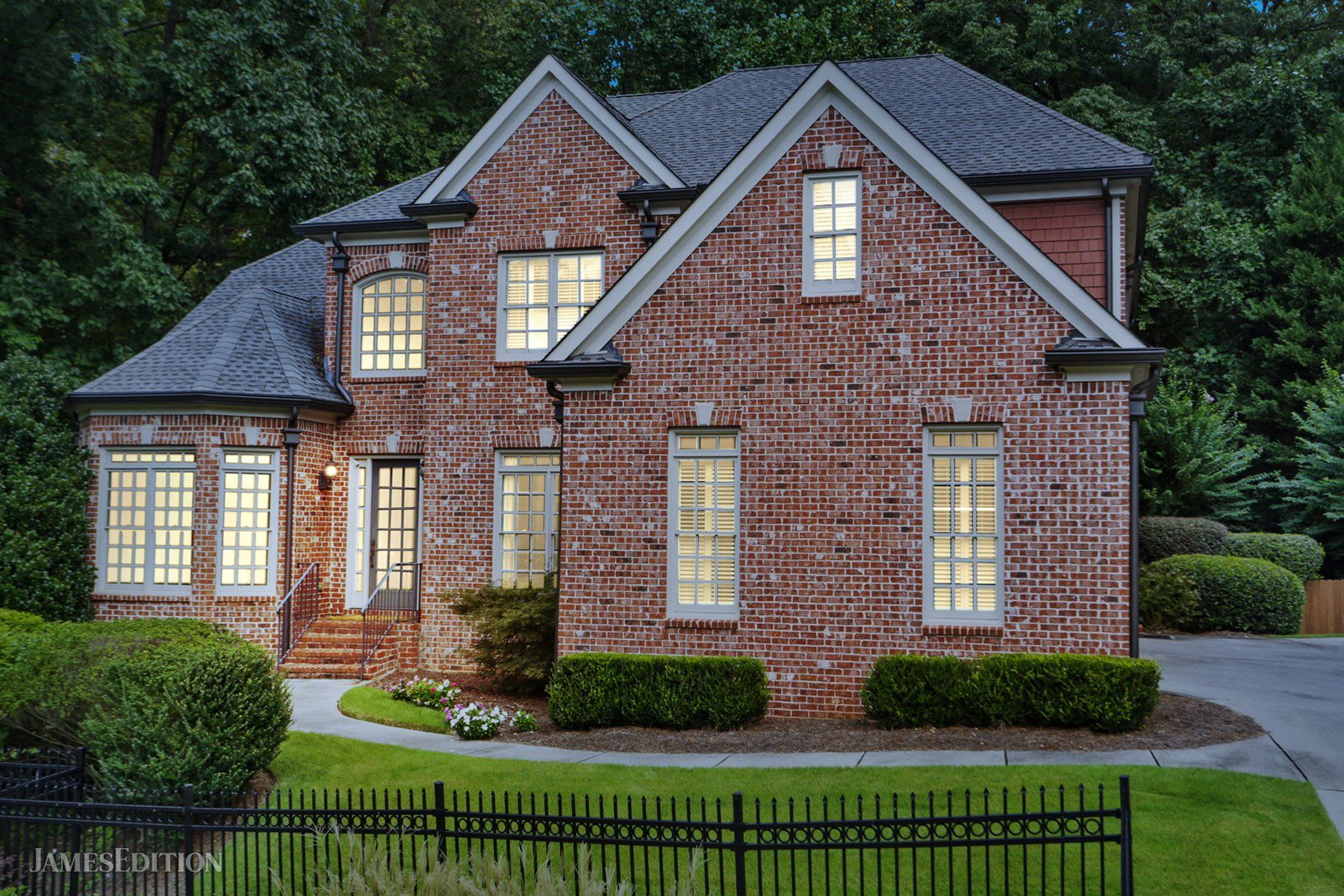 Beautiful Brick Home In Gated Community In Atlanta, Ga, United States