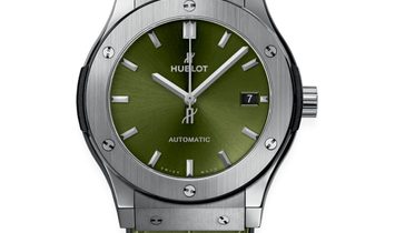 HUBLOT CLASSIC FUSION TITANIUM GREEN AUTOMATIC 45MM 511.NX.8970.LR