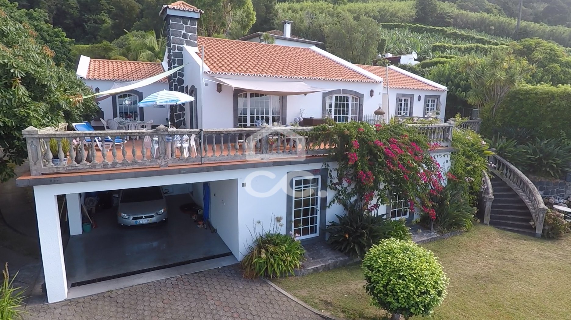 Set Of 2 Independent Villas; Land With 7,700 In Vila Franca Do Campo