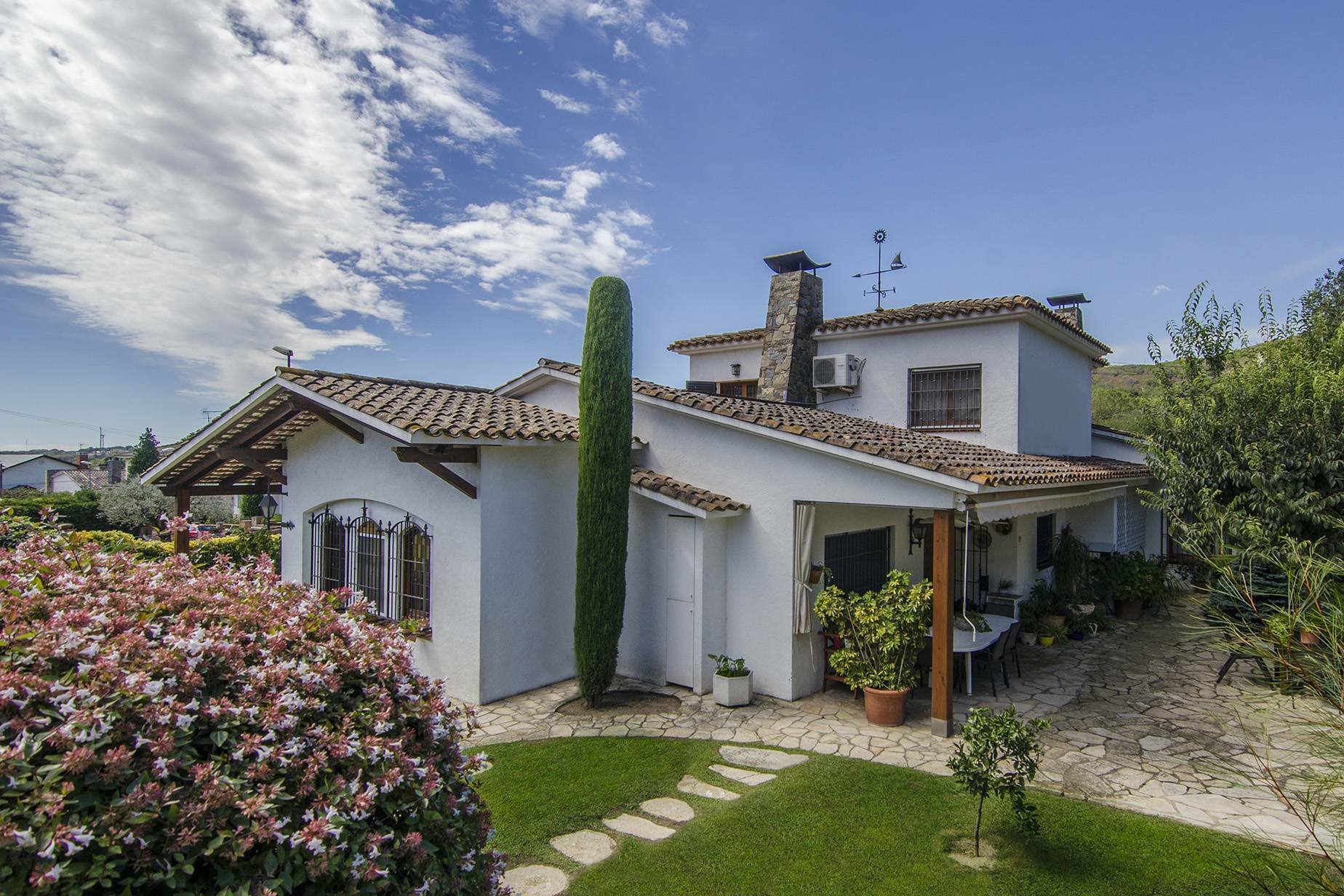 Rustic Villa On The North Coast Of in Other Cities Barcelona North