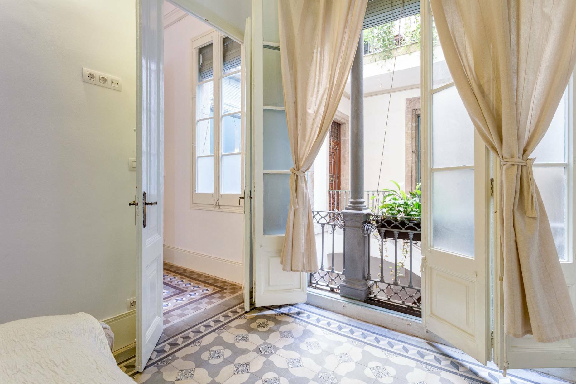 Regal Renovated Apartment In The Old Gothic Area, Barcelona in