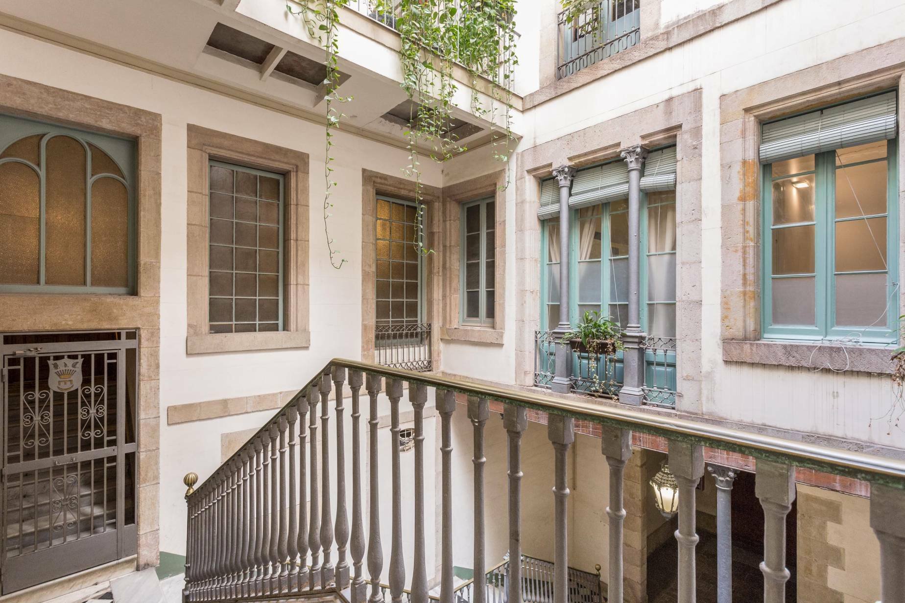 Regal Renovated Apartment In The Old Gothic Area, Barcelona in