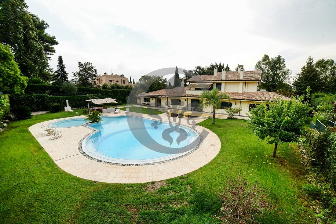 Villa in Rome, Lazio, Italy 1 - 11126221