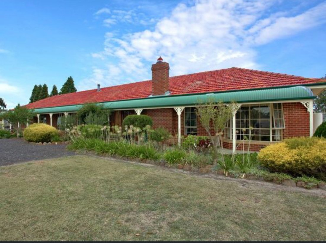 Holiday Farm House Close To City And Amenities In Wollert, Victoria