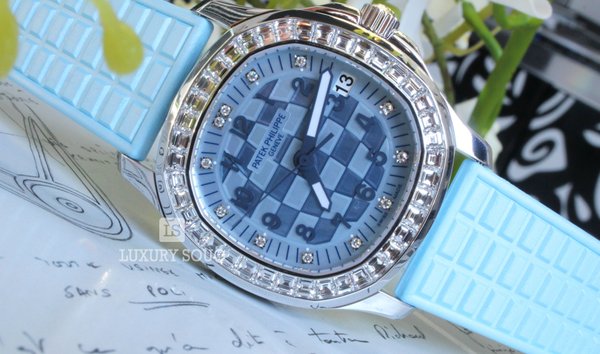 PATEK PHILIPPE AQUANAUT LUCE 36MM 18KT WHITE GOLD LADIES WATCH REF. 5072G-001 (11135336)