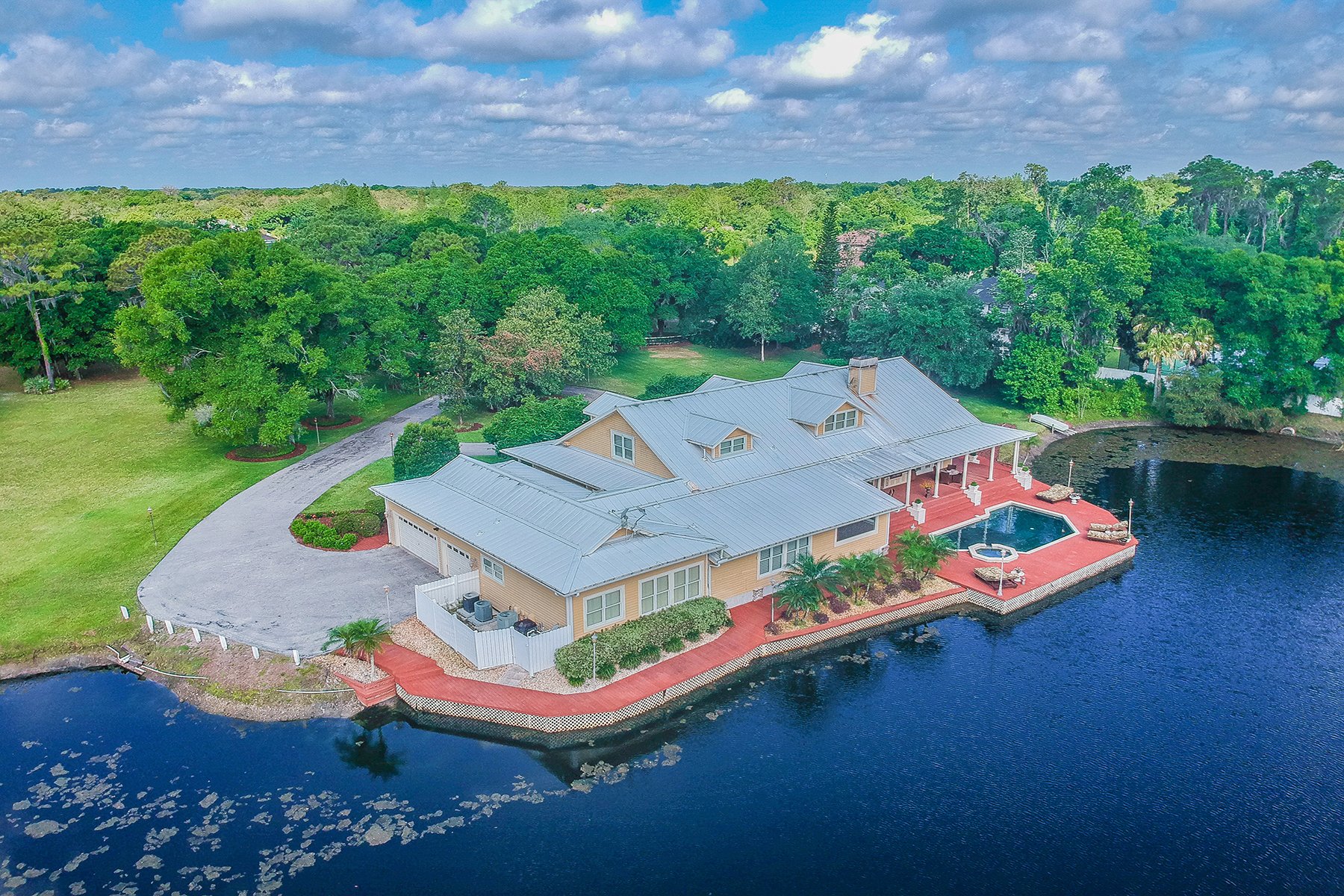 Walden Lake In Plant City, Fl, United States For Sale