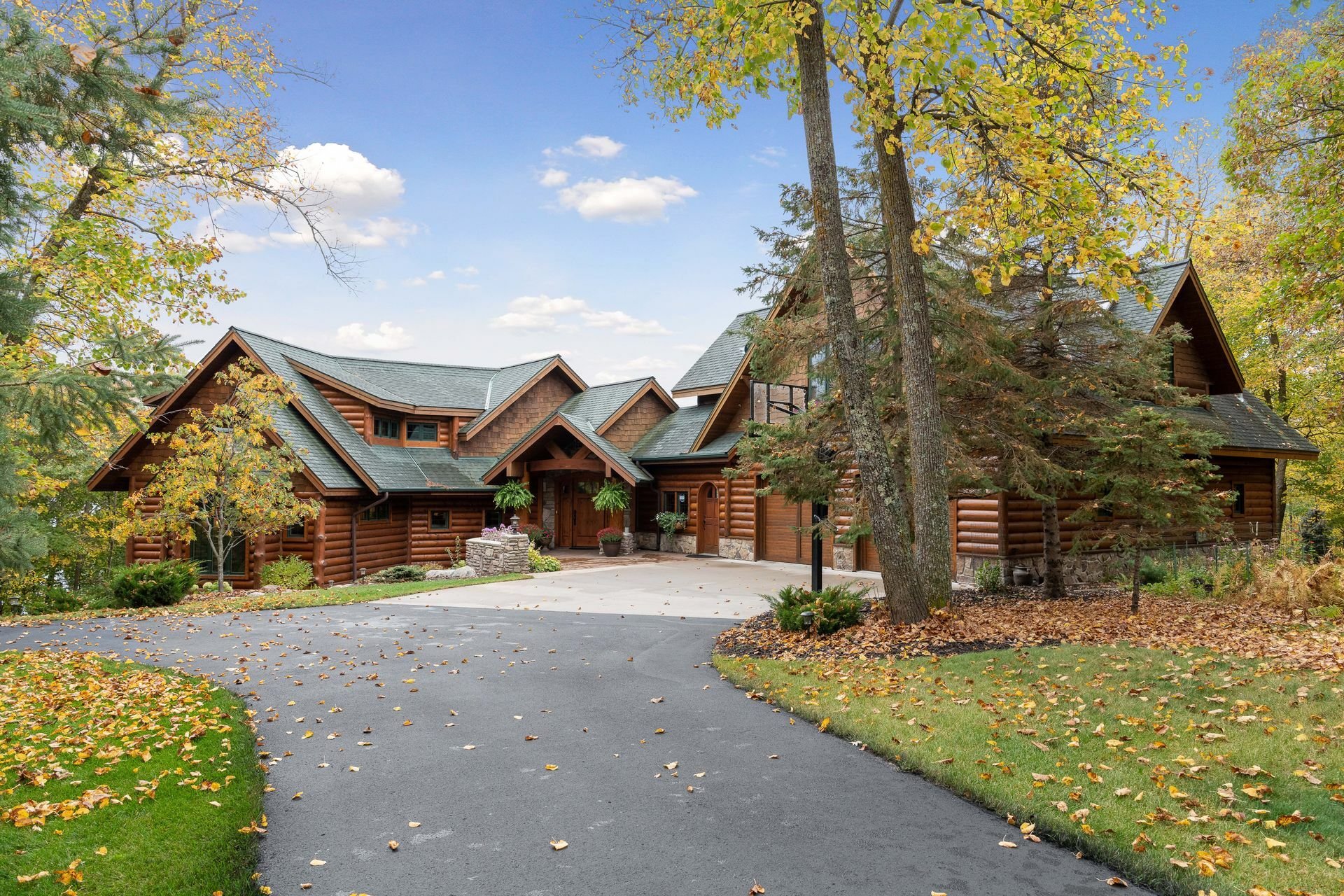 Luxurious Log Home On Big Sand Lake in Park Rapids, MN, United States ...