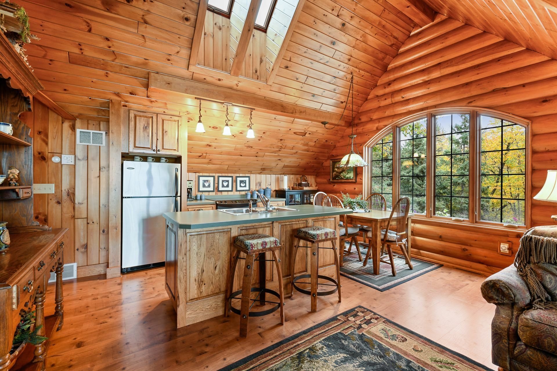 Luxurious Log Home On Big Sand Lake in Park Rapids, MN, United States