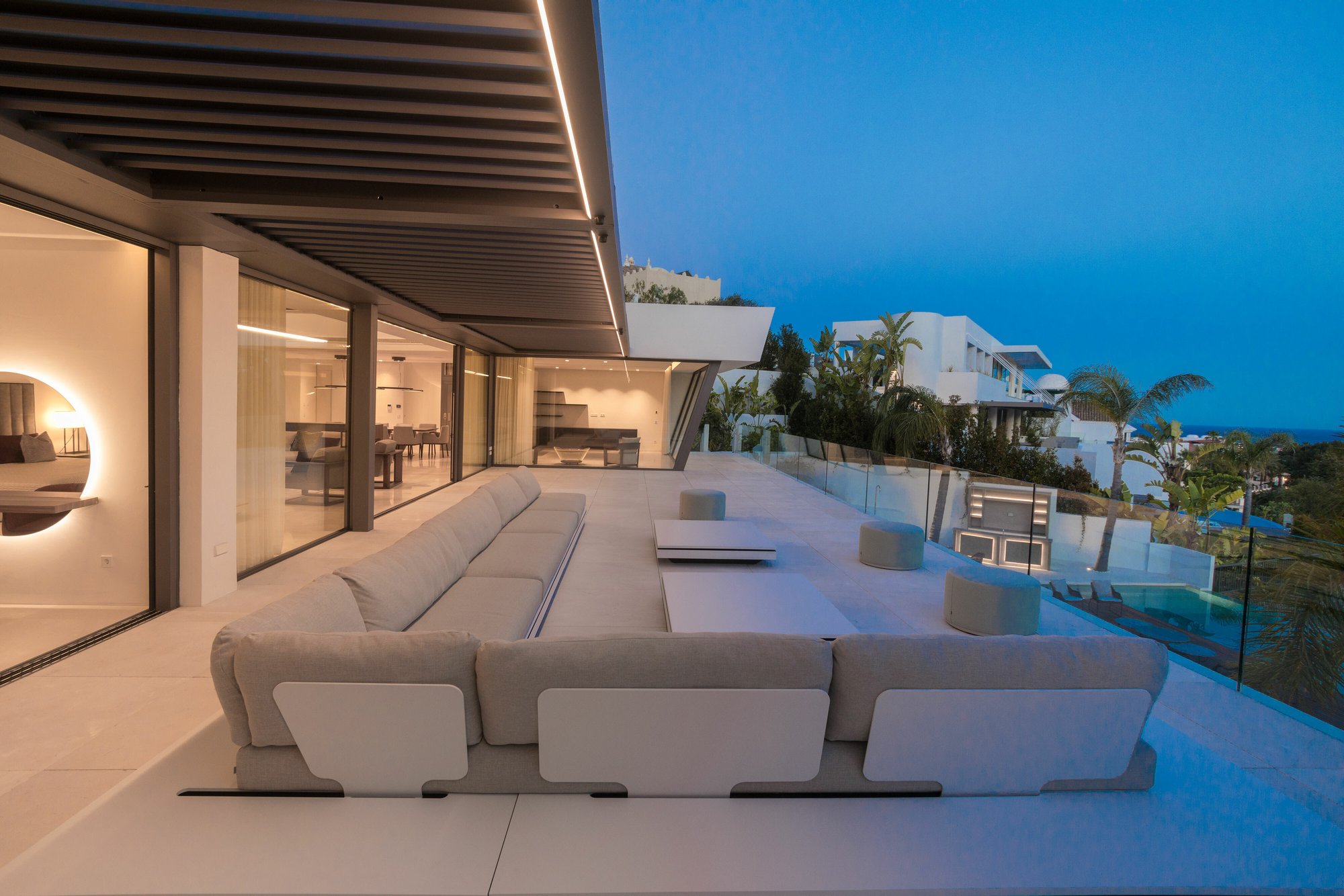 Brand new villa with sea and golf views in La Quinta, in Marbella ...