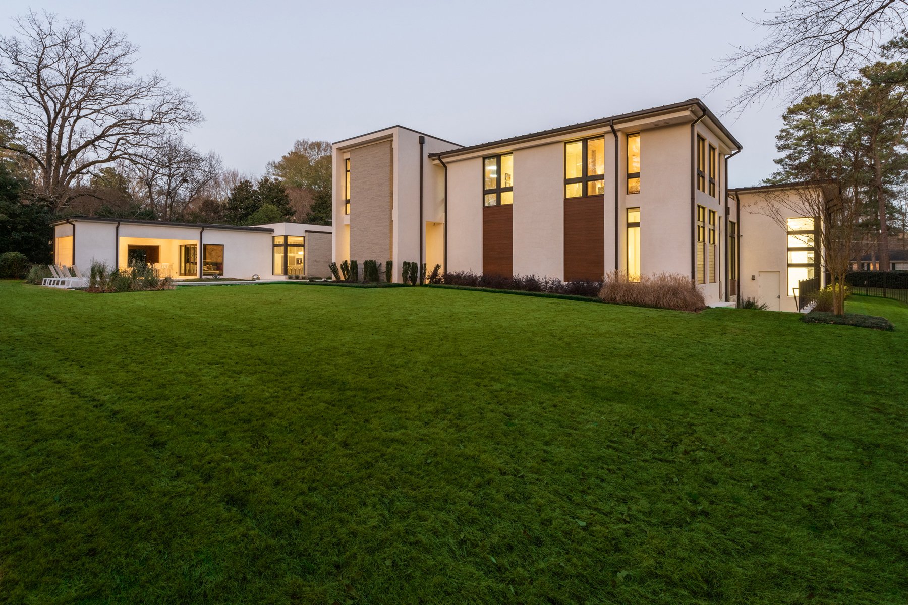 Modern Brookhaven Masterpiece in Brookhaven, GA, United States for sale