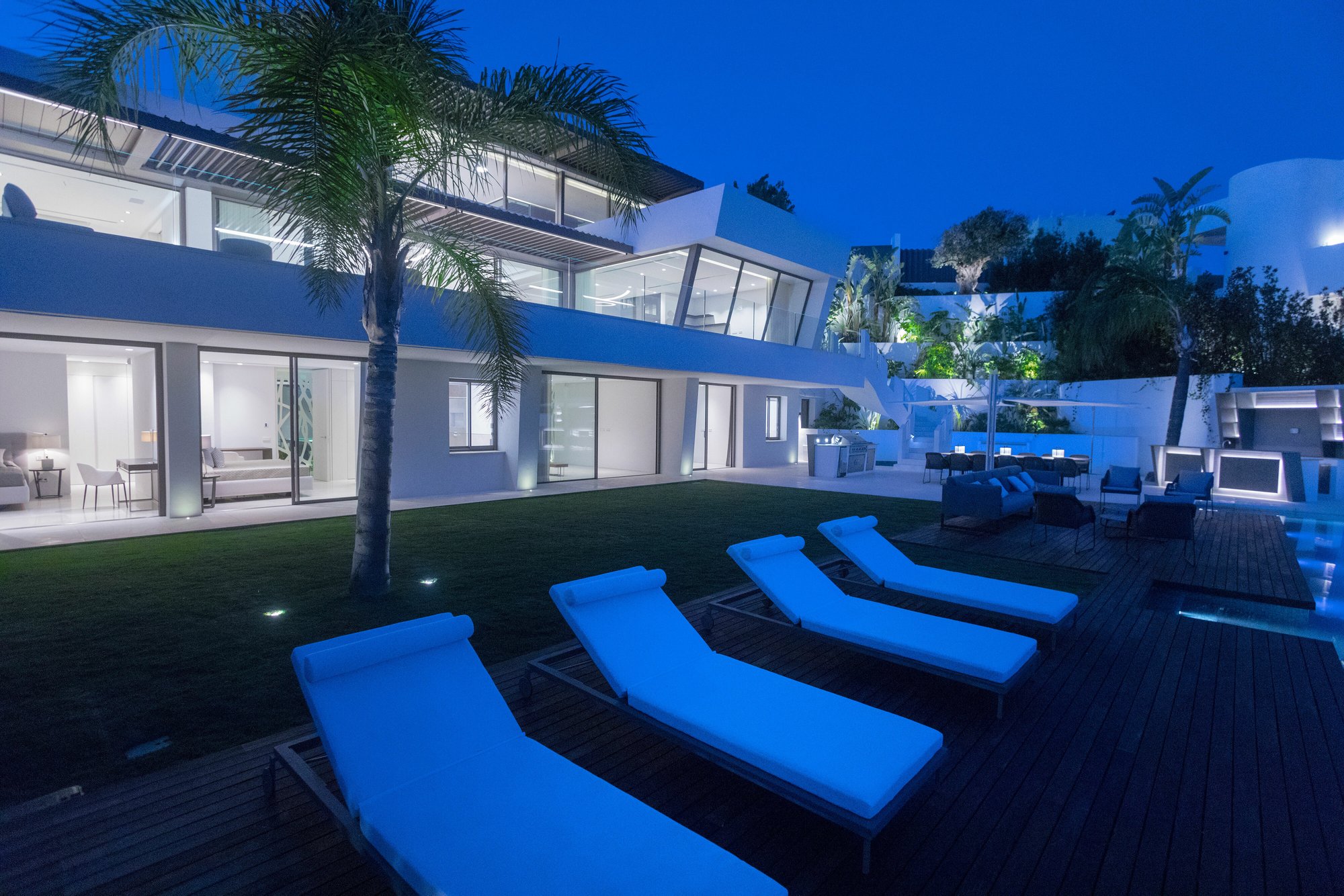 Brand new villa with sea and golf views in La Quinta, in Marbella