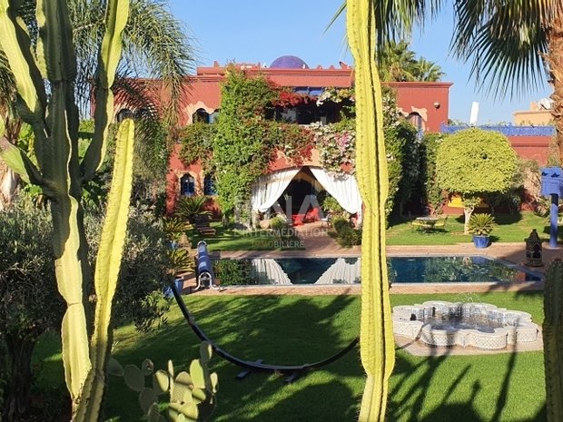 Magnifique Villa De Style Mauresque Au Sein D Un Domaine A Marrakech Maroc A Vendre