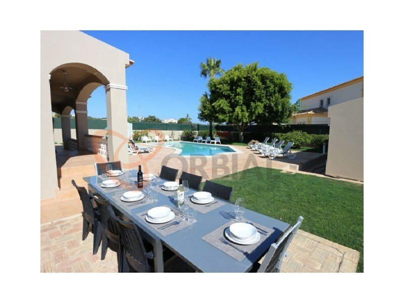 Charming 4 Bedroom Villa For Sale With Private Pool In Guia, Algarve