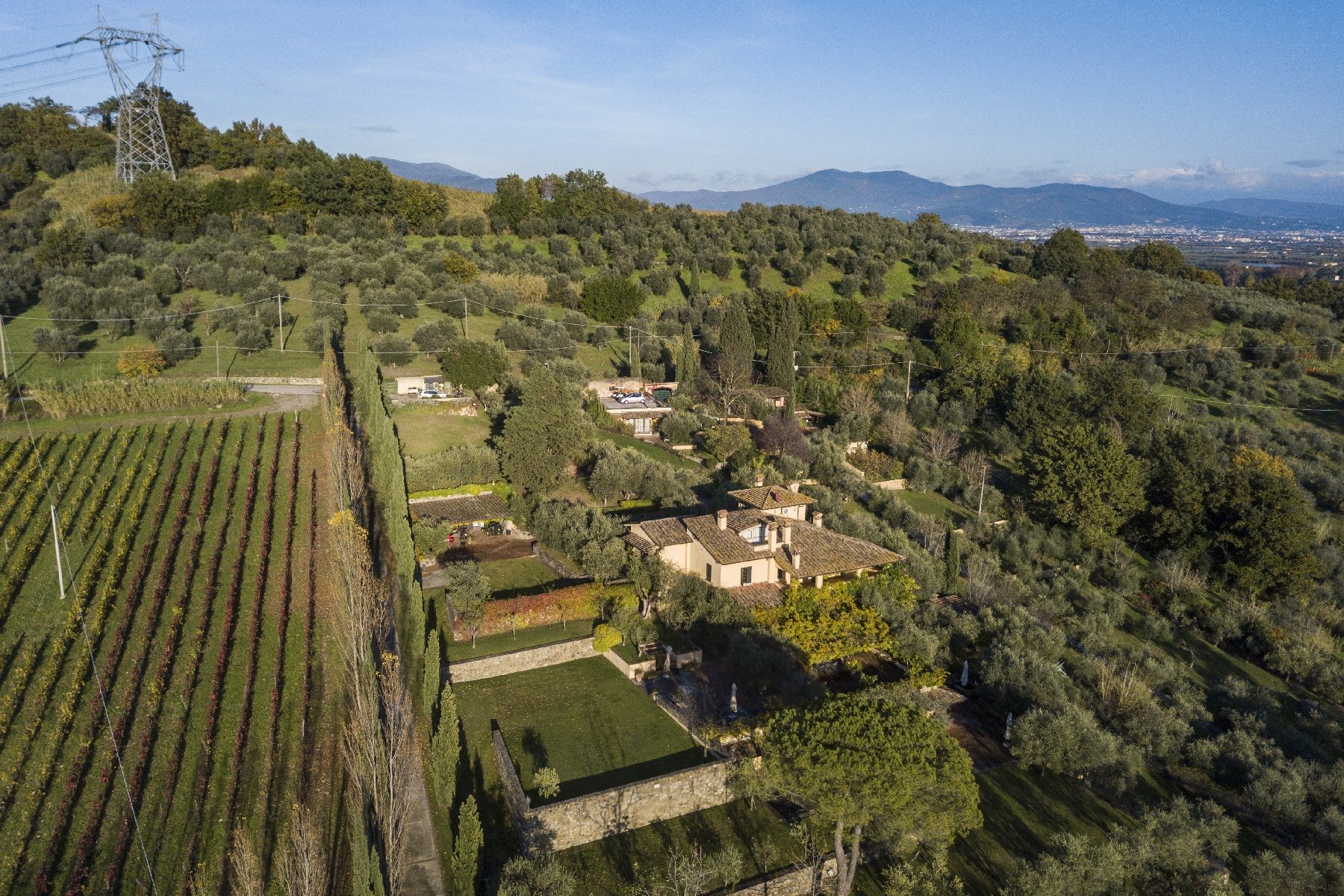 Amazing Villa With Pool And Vineyard On The Florentine in Carmignano ...