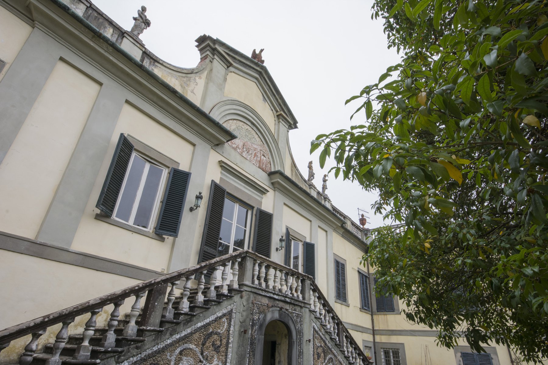 Magnificent Historical Villa In Lucca, Italy For Sale (10749400)