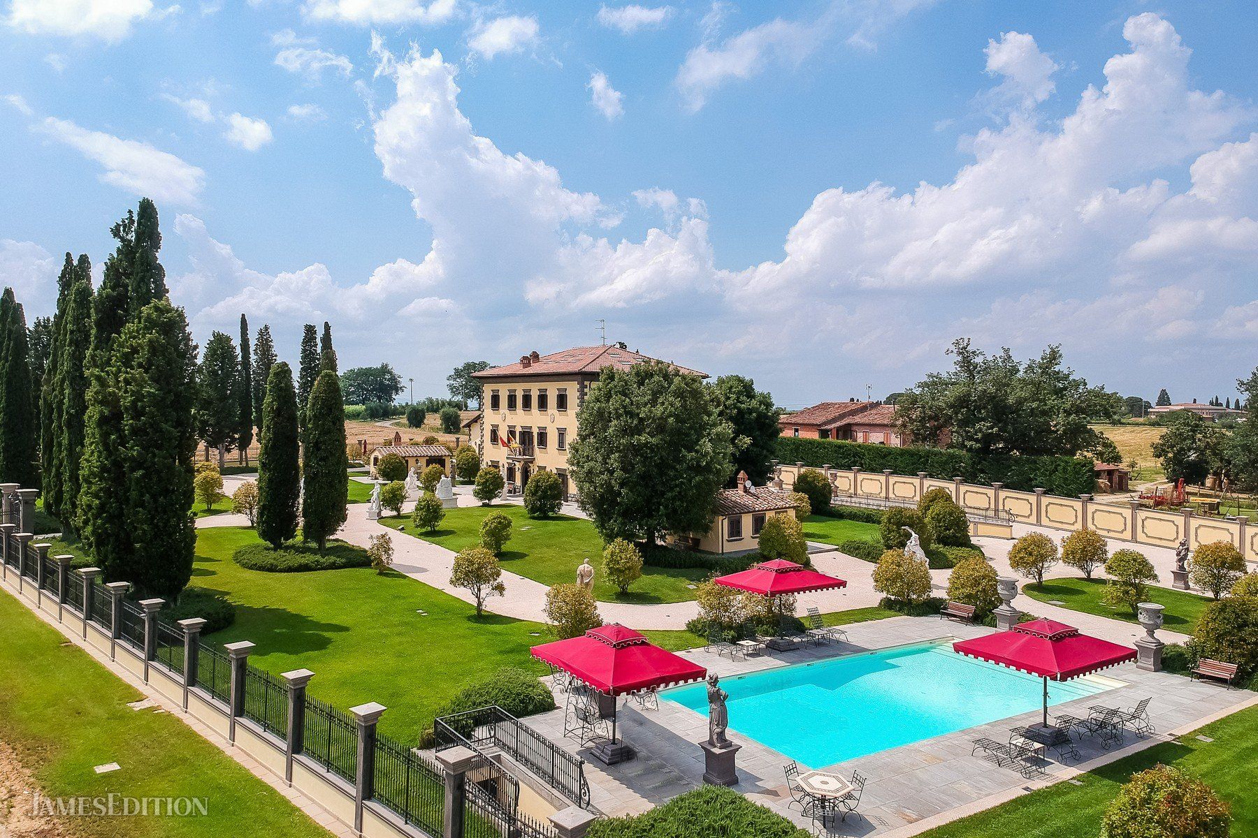 Luxury In Quintessential Tuscany In Tuscany, Italy For Sale (10612429)