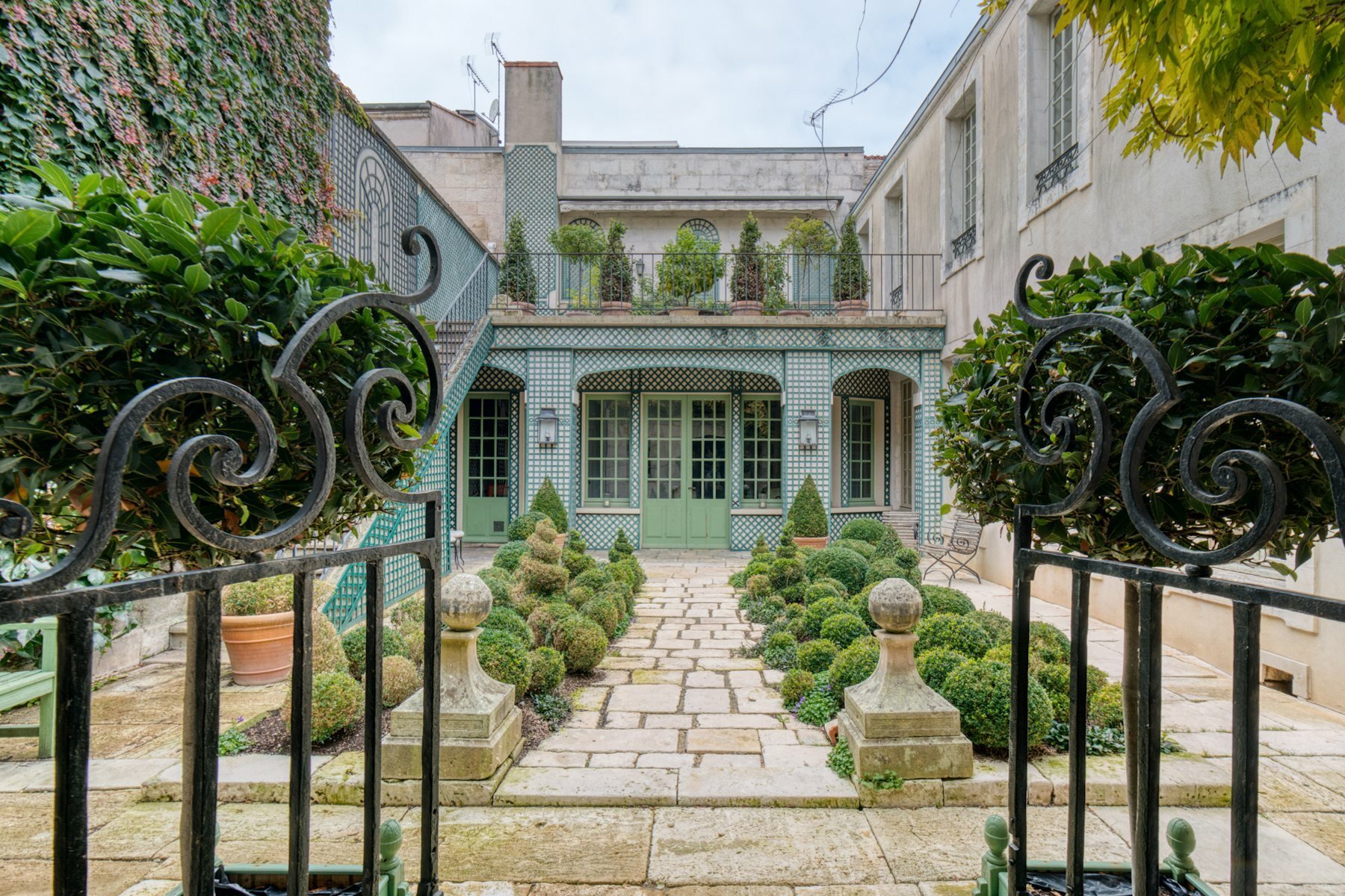 Exceptional Property La Rochelle in LA ROCHELLE, France for sale (11165663)