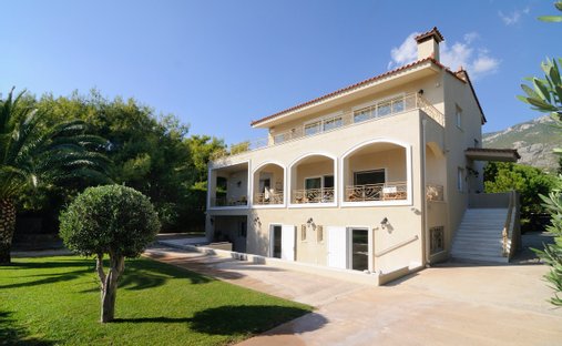 Haus in Community of Kineta, Megara, Griechenland 1