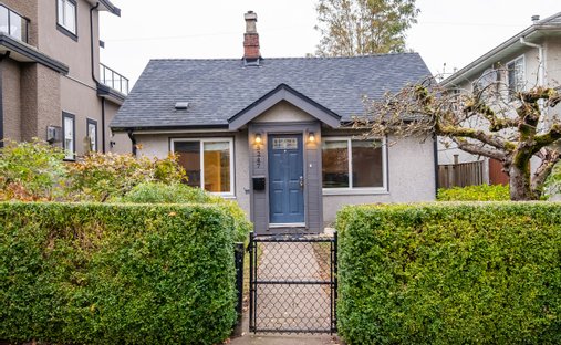vancouver canada waterfront homes for sale