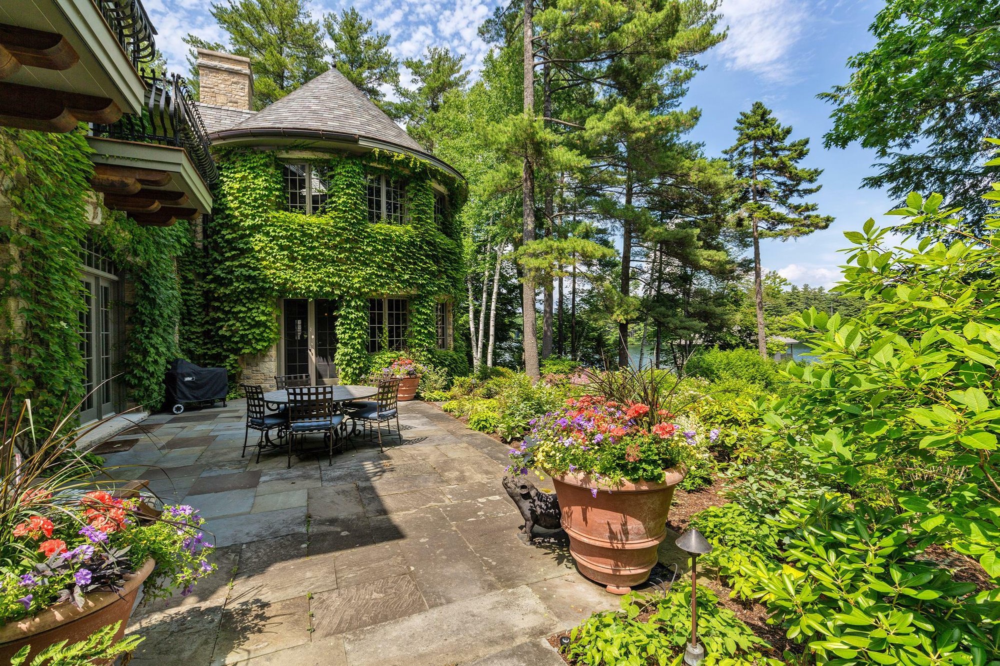 25 Burkehaven Lane in Sunapee, NH, United States for sale (11173623)