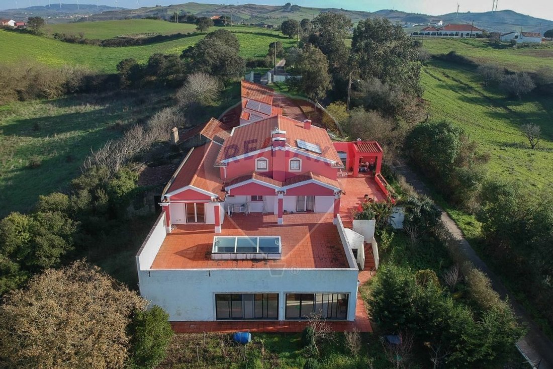 Moradia T3 For Sale In Lisboa In Enxara Do Bispo, Lisbon, Portugal For