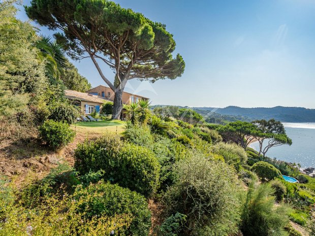 Close To Saint Tropez Unique Property Direct In La Croix Valmer France In Vendita