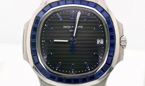 PATEK PHILIPPE NAUTILUS BLUE SAPPHIRE BEZEL PLATINUM LIMITED EDITION MEN’S WATCH Ref. 5711/111P-001 (11194325)