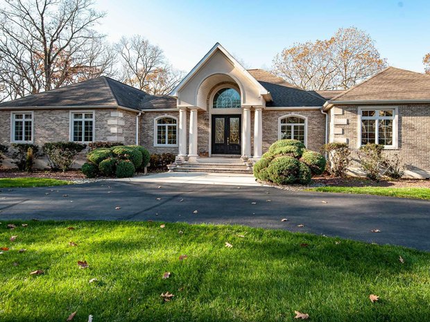 Luxury homes for sale in East Stroudsburg, Pennsylvania | JamesEdition