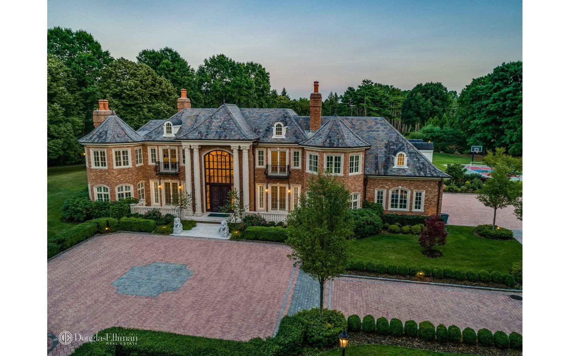 House Old Westbury In Old Westbury, New York, United States For Sale