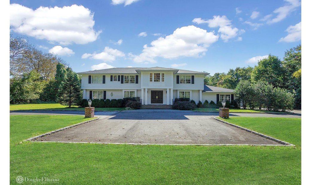 House Old Westbury In Old Westbury, New York, United States For Sale