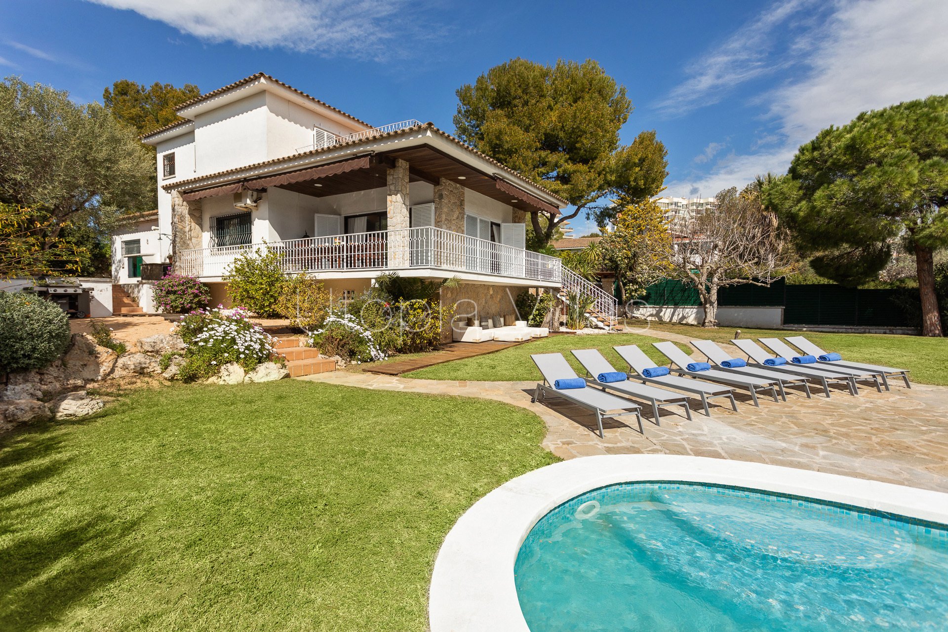 Stunning Property With A Large Garden And Within A In Sitges, Catalonia