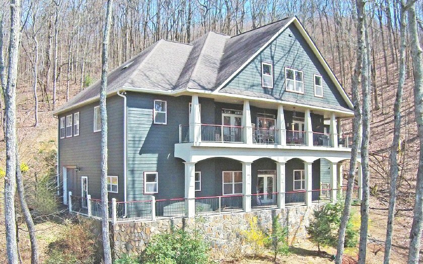 5 Bedrooms Single Family Detached In Ellijay, United States