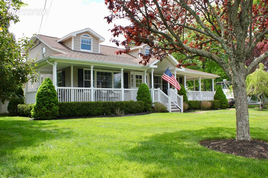 12 Estate Road, Center Moriches, Ny In Center Moriches, New York