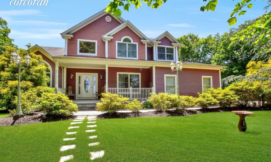 152 Montauk Hwy, East Moriches, Ny In East Moriches, New York, United