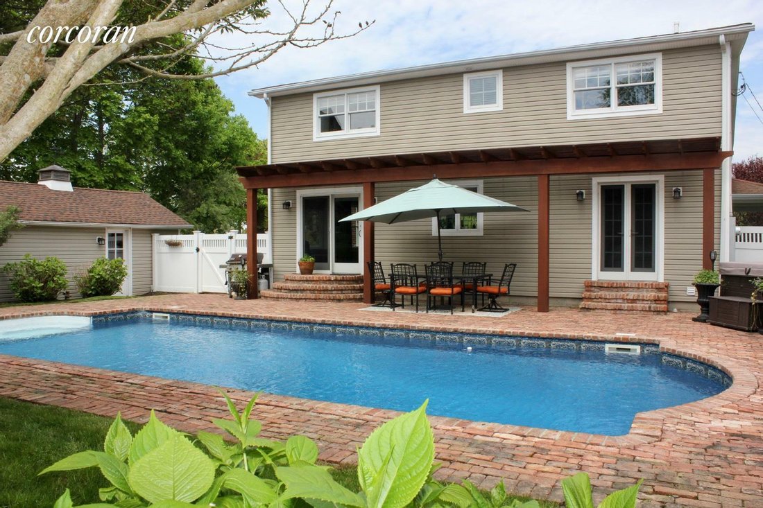 12 Estate Road, Center Moriches, Ny In Center Moriches, New York