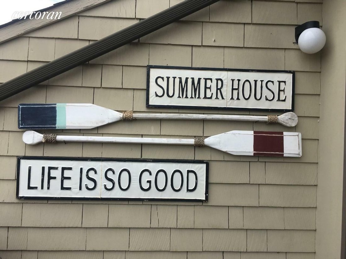 21 South Fulton Drive, 7, Montauk, Ny In Montauk, New York, United