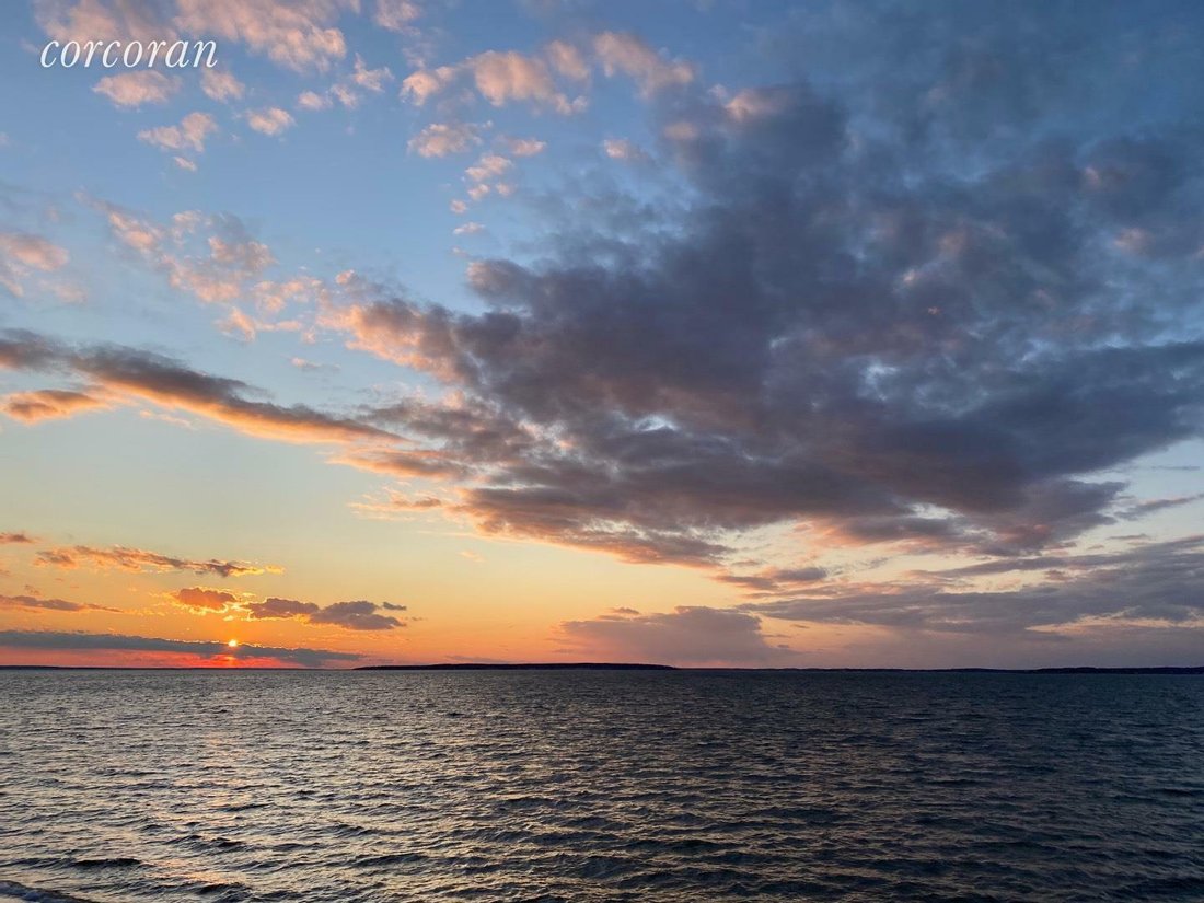 77 East Shore Road, Southampton, Ny In Southampton, New York, United