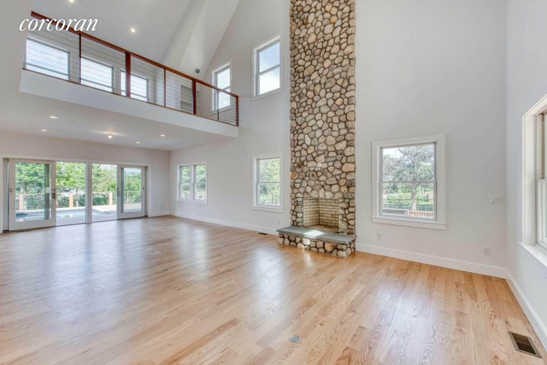 62 Westmoreland Drive, In Shelter Island Heights, New York, United