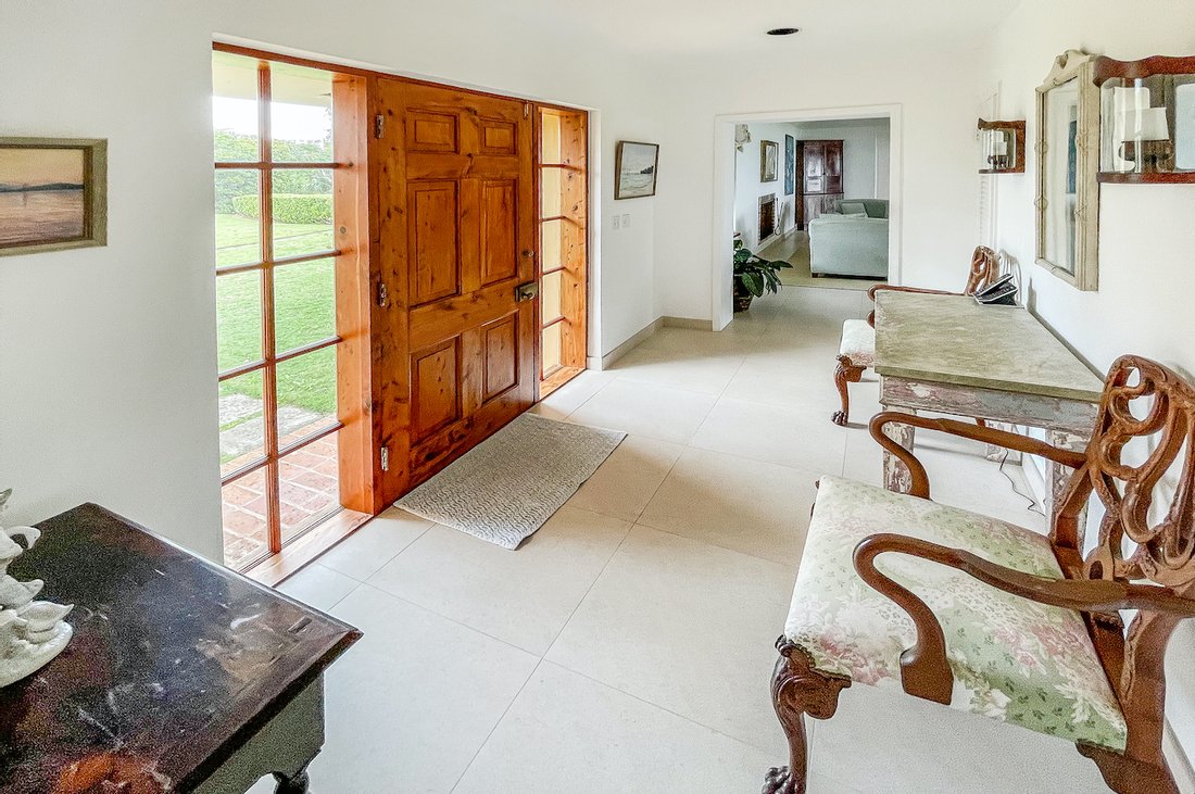 Waterfront House & Cottage In Bermuda For Sale (11228354)