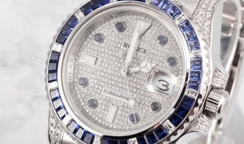 Rolex Submariner Date 116610LN Bespoke Oystersteel Set with Diamonds and Blue Sapphires