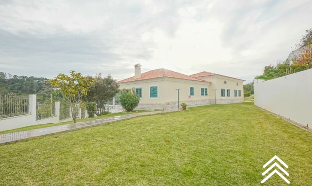 Casa 4 Dormitorios En Santo Estêvão Das Galés, Distrito De Lisboa