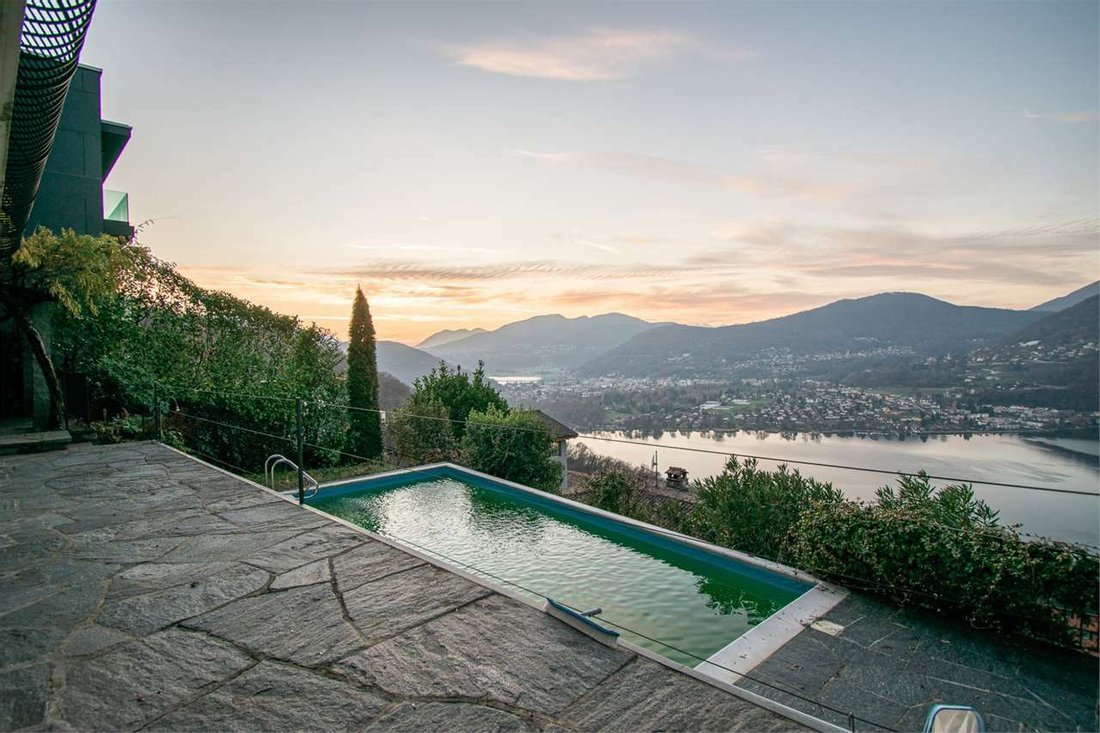Villa in Collina d'Oro, Ticino, Switzerland 1 - 11230860