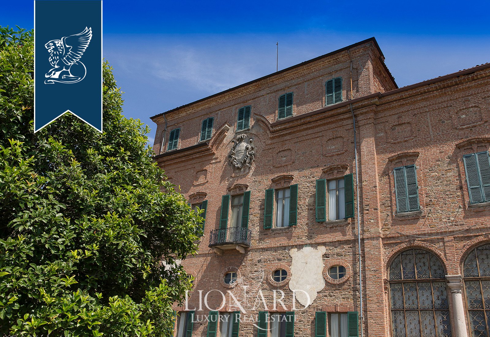 Prestigious Castle For Sale In Milan In Montalto Pavese, Lombardy, Italy For Sale (10918686)