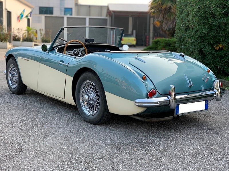 Cabriolet in Brescia, Province of Brescia, Italy 3 - 11234578
