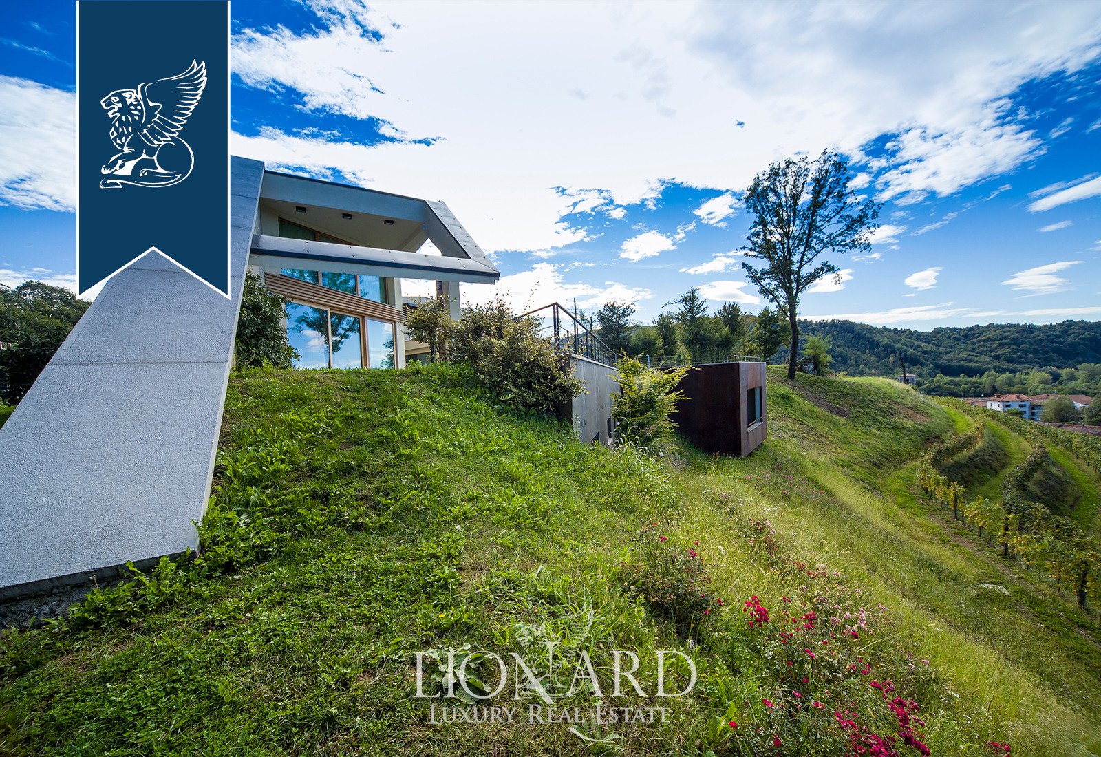 Luxury Villa with Agricultural Company for Sale in Udine in Nimis